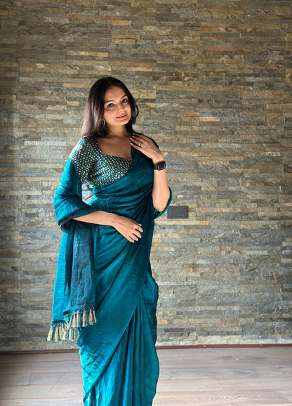 Leelavati Embroidered, Embellished Bollywood Organza Saree (Blue)